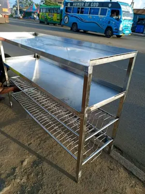 Kitchen Table With Cooling Racks