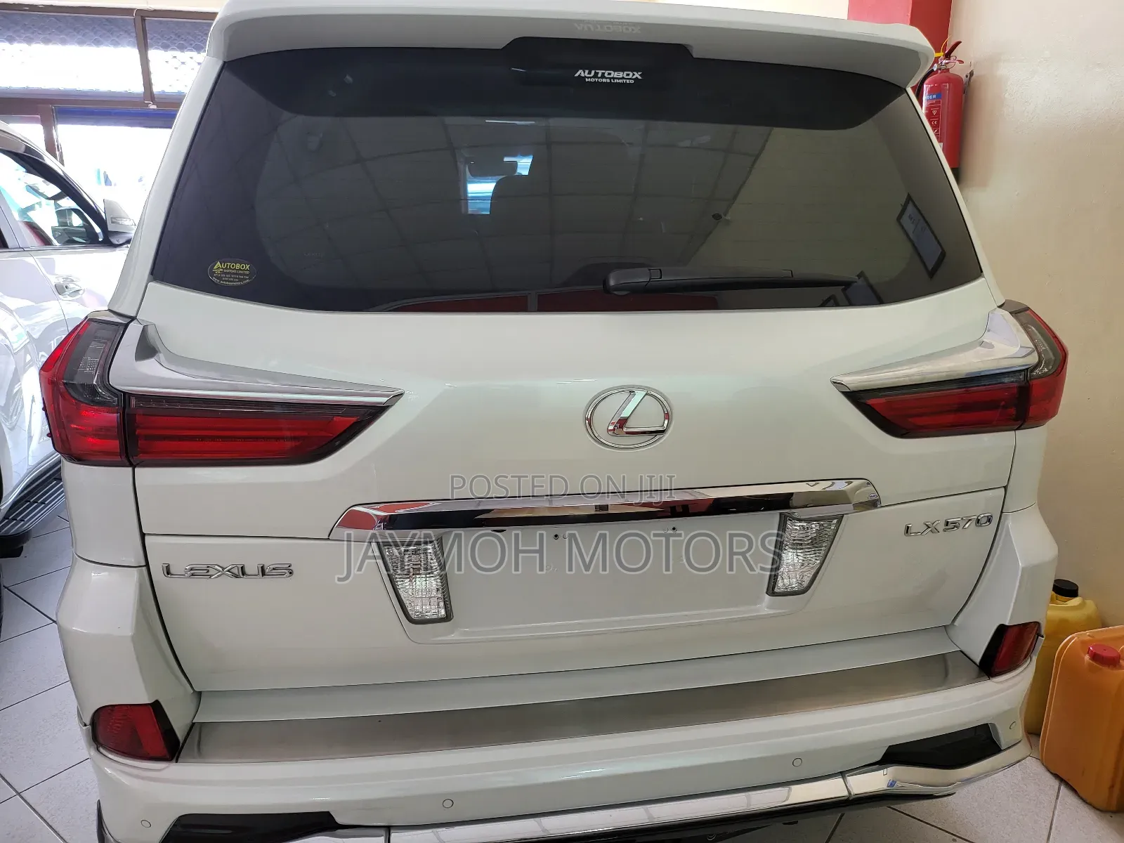 Lexus LX 2017 White