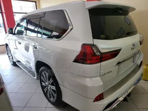 Lexus LX 2017 White
