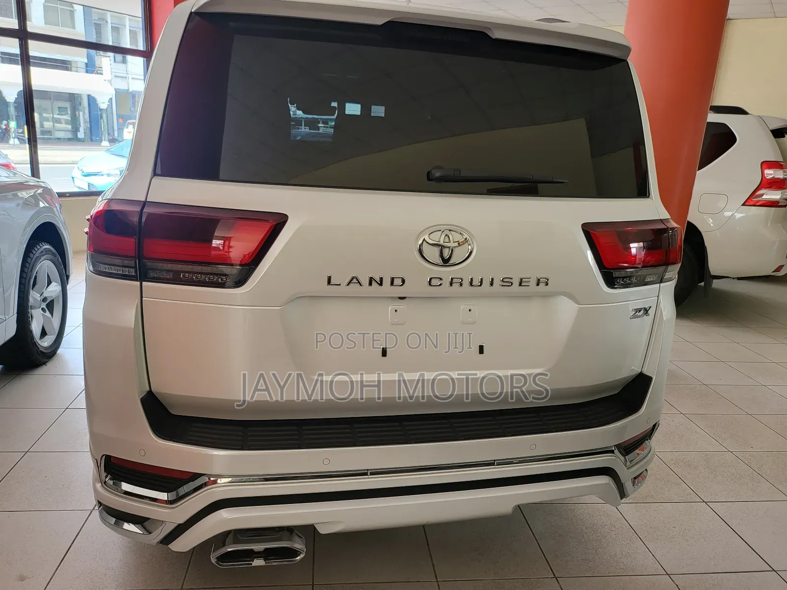 Toyota Land Cruiser 2023 White