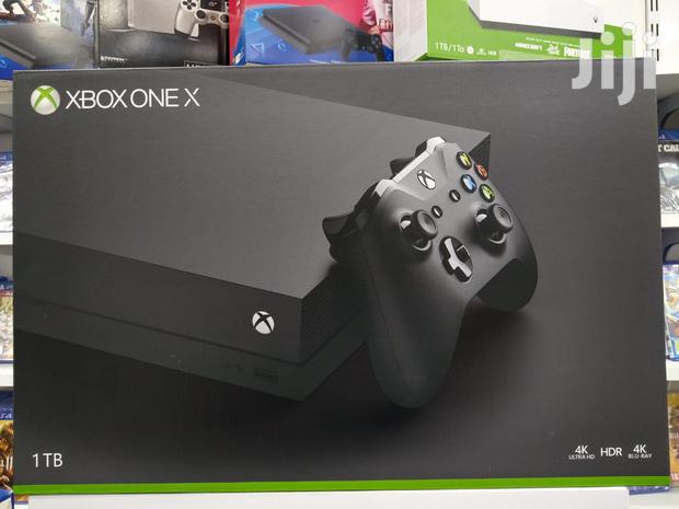 Xbox One X 1tb - main view