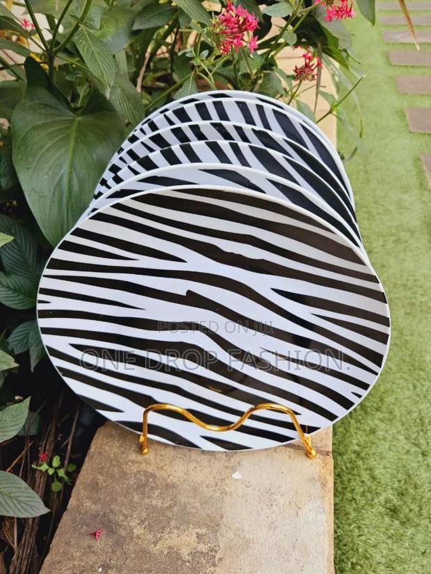 Zebra Deseign Ceramic Plates - thumbnail 2