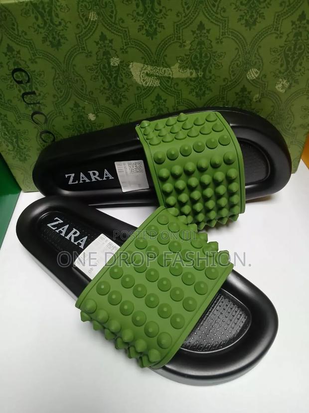 Zara Slides - thumbnail 2