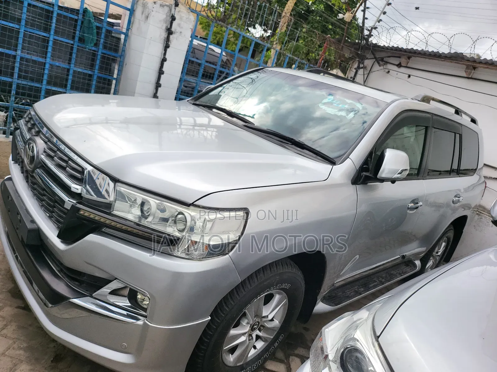 Toyota Land Cruiser 2016 Silver
