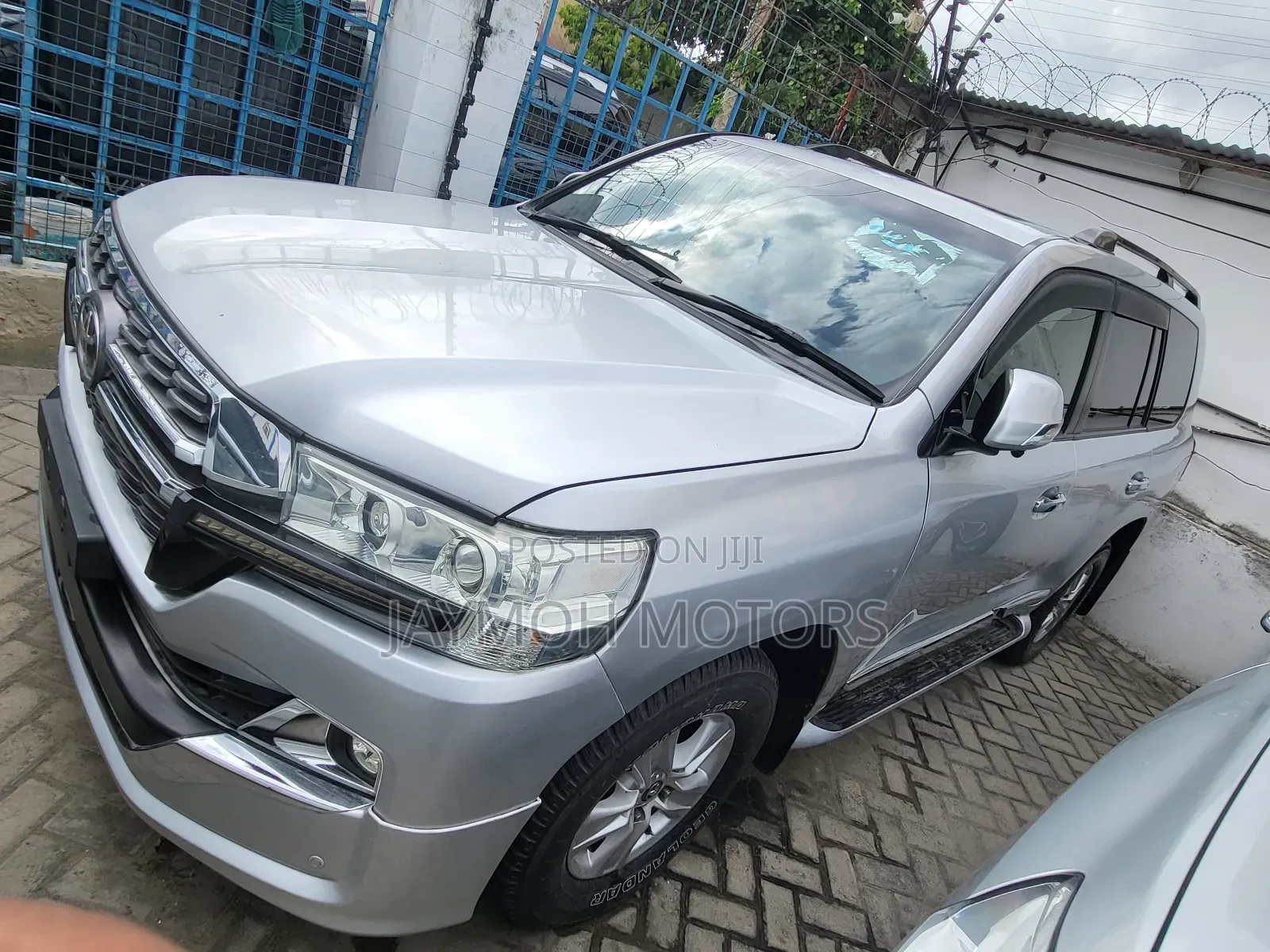 Toyota Land Cruiser 2016 Silver