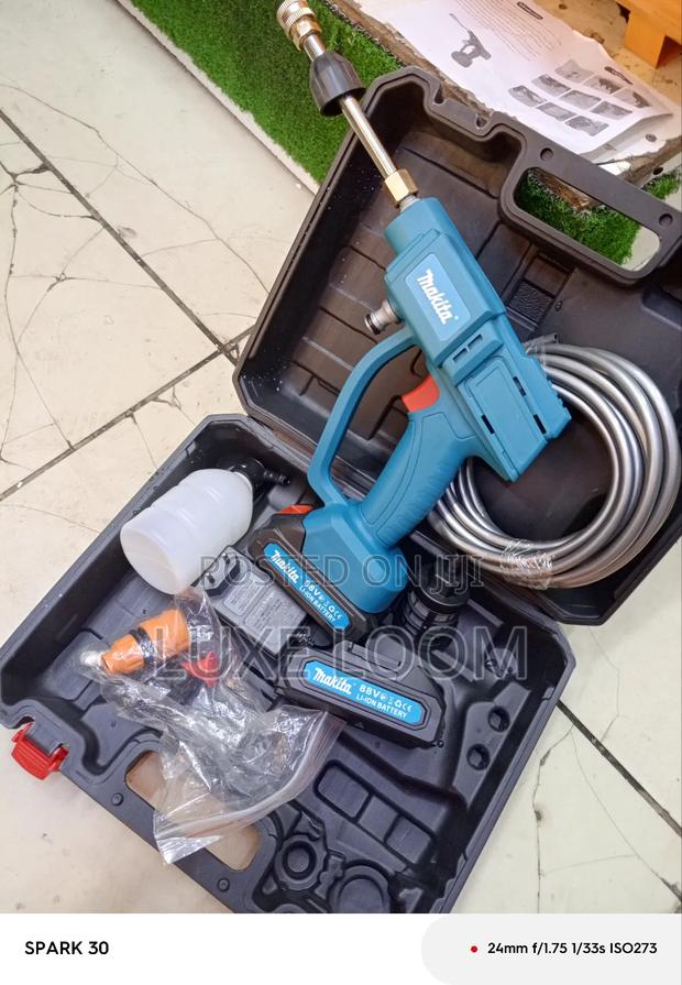 Makita Cordless Pressure Washer/ High Pressure Washer 88v