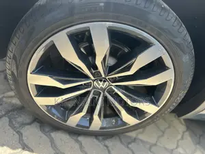 Volkswagen Tiguan 2022 Blue