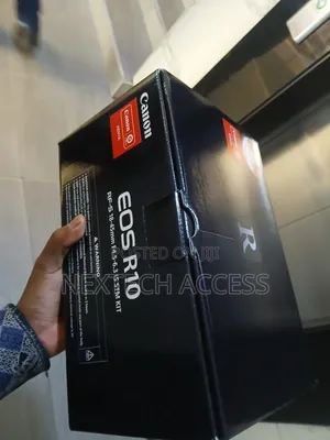 Canon Eos R10 Mirrorles Camera With 18_45mm Lens