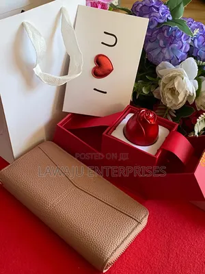 I Love You in 1000 Languages Necklace With Purse