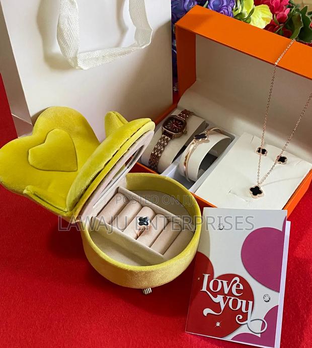 4 in 1 Yellow Ladie's Valentine's Gift Set