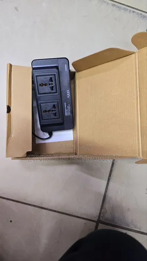 8300 Power Inverter 200W