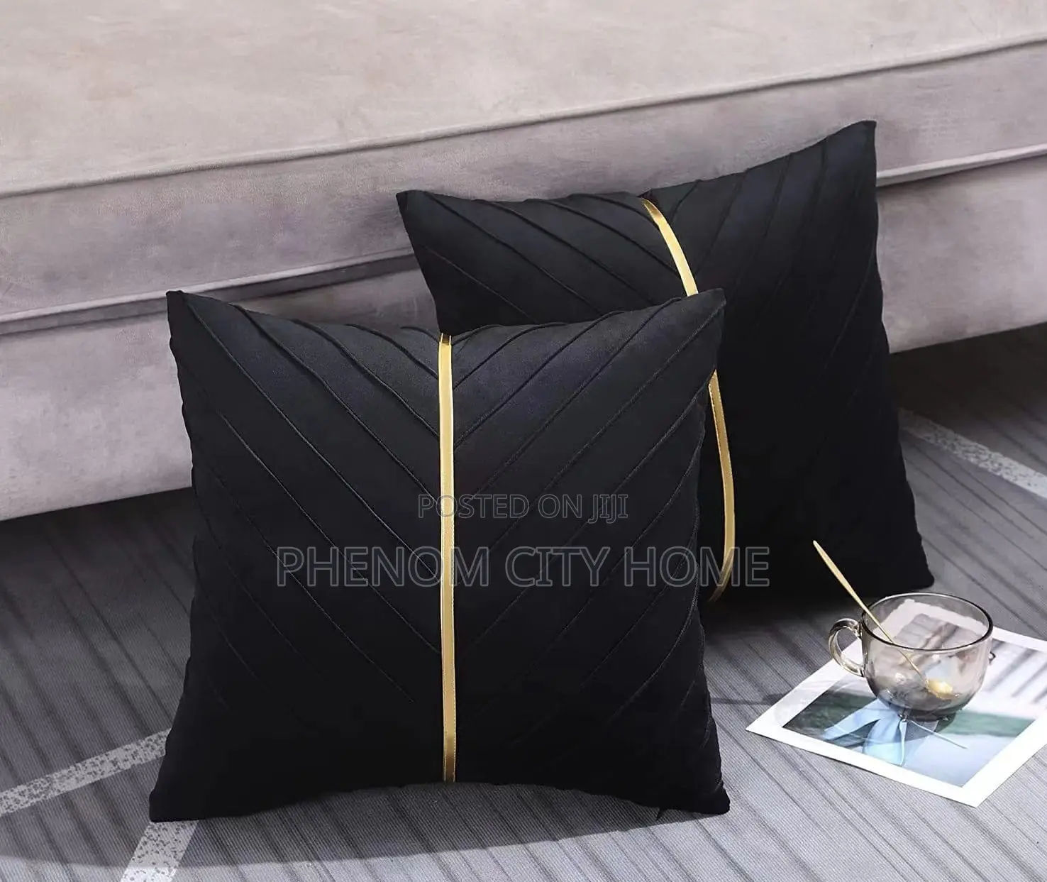 Grey Unique Quality Throwpillow Covers