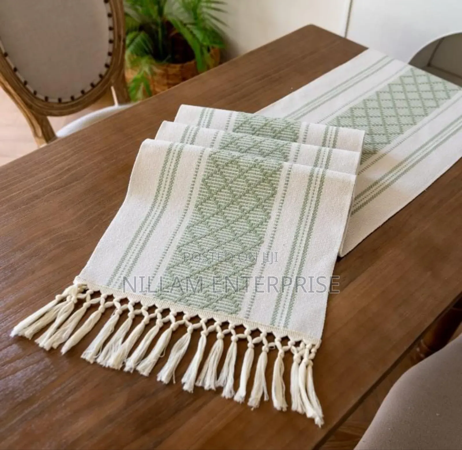 Braided Woven Textured Table Runner With Tassels + 6pcs Mats
