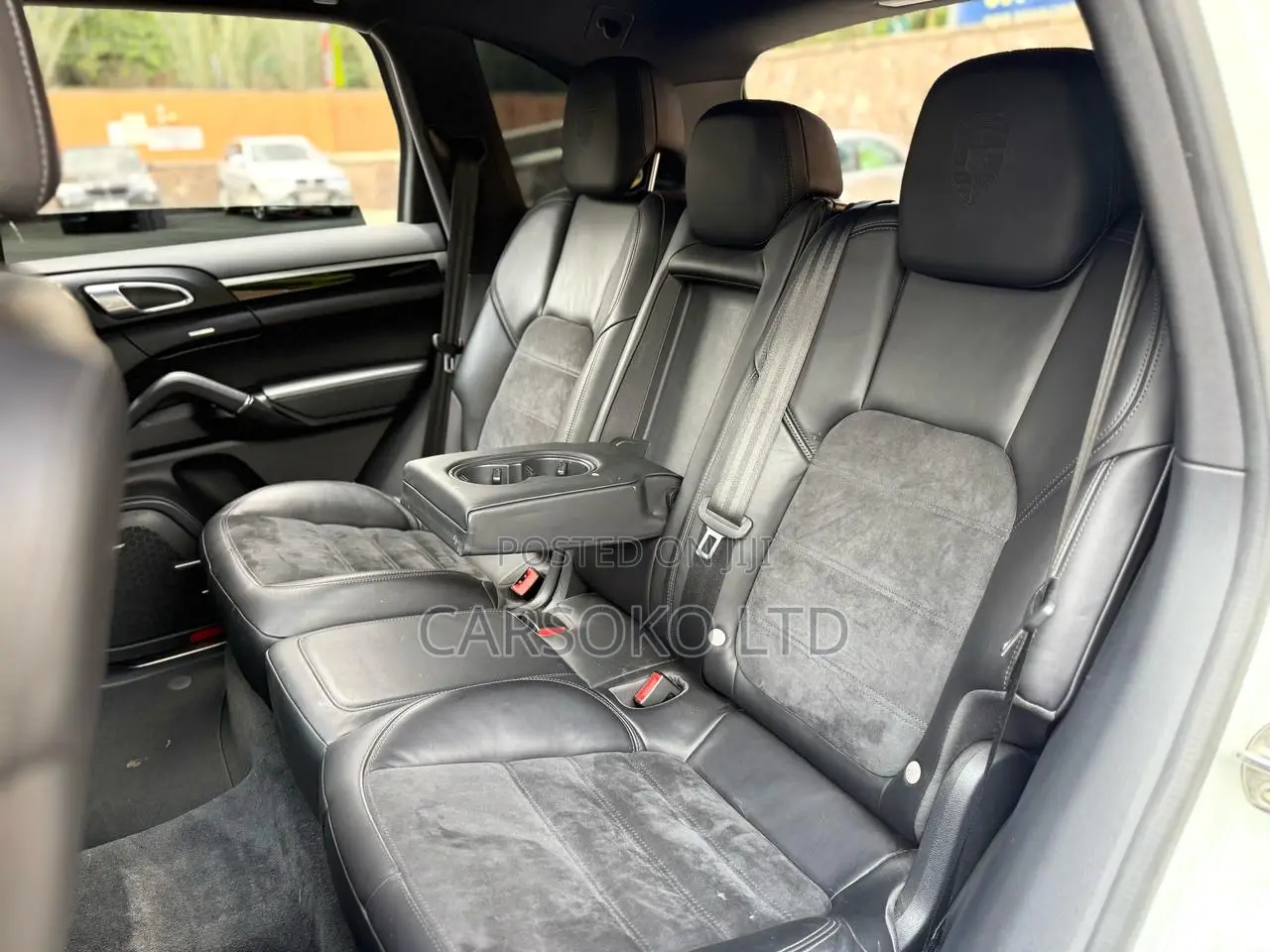 Porsche Cayenne Platinum Edition AWD 2018 White