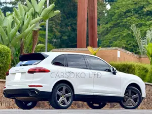Porsche Cayenne Platinum Edition AWD 2018 White