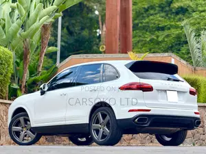 Porsche Cayenne Platinum Edition AWD 2018 White