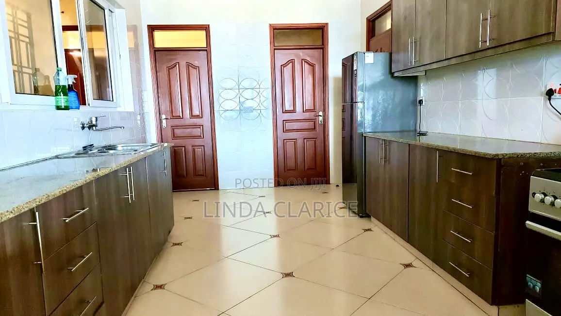 4 Bedroom Sea View Apartment in Nyali