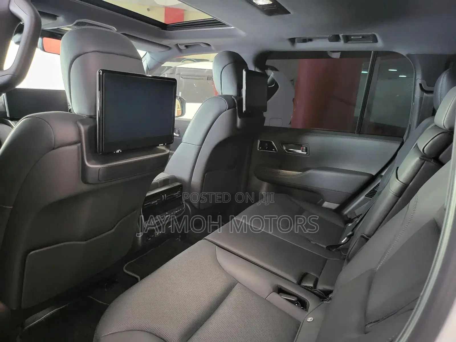 Toyota Land Cruiser 2023 White