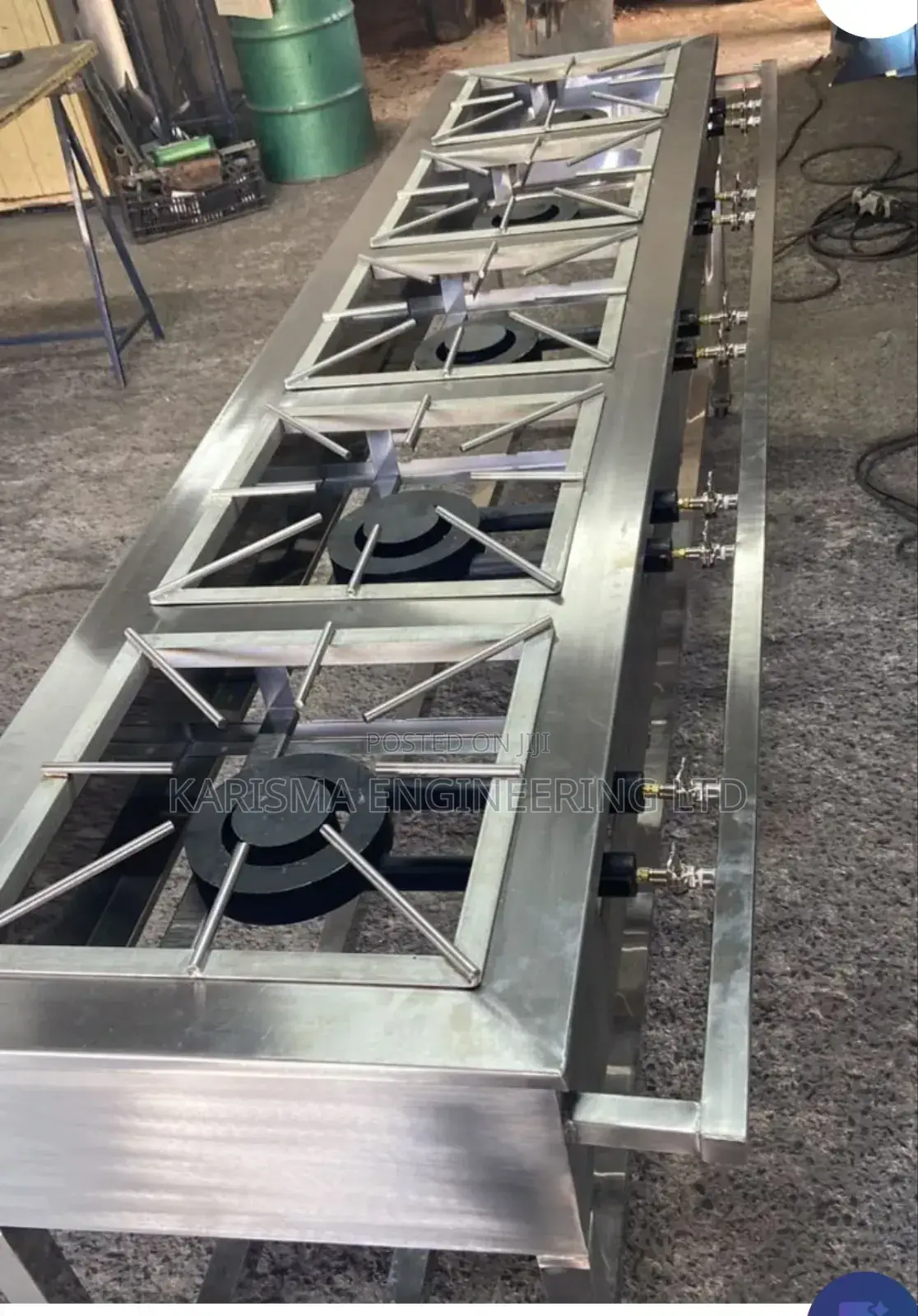 A 4 Burner Gas Cooker Combo