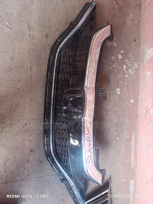 Honda Fit 2018 Grill (Log Glass)
