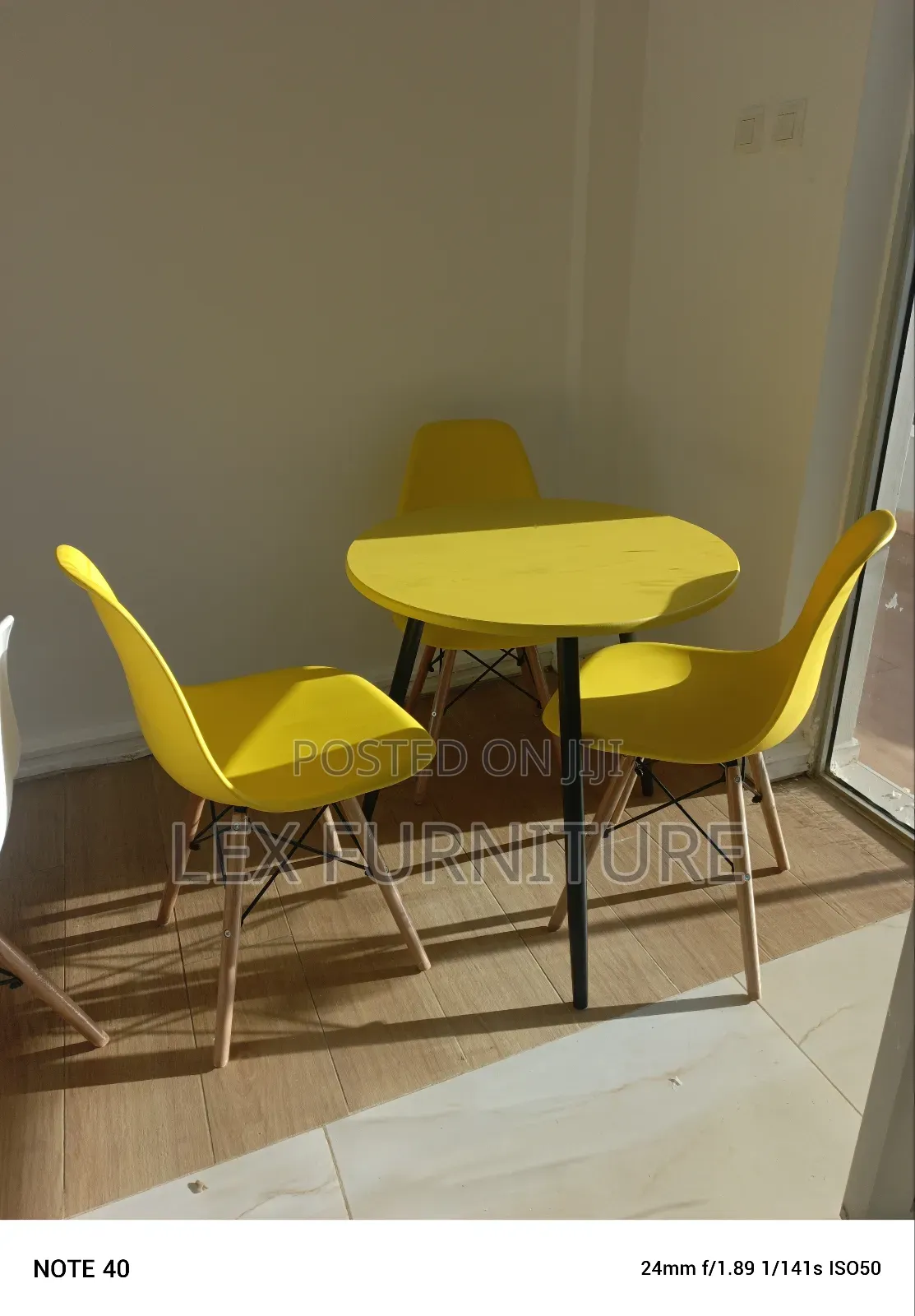 Round Yellow Dinning Table and Yellow Chair