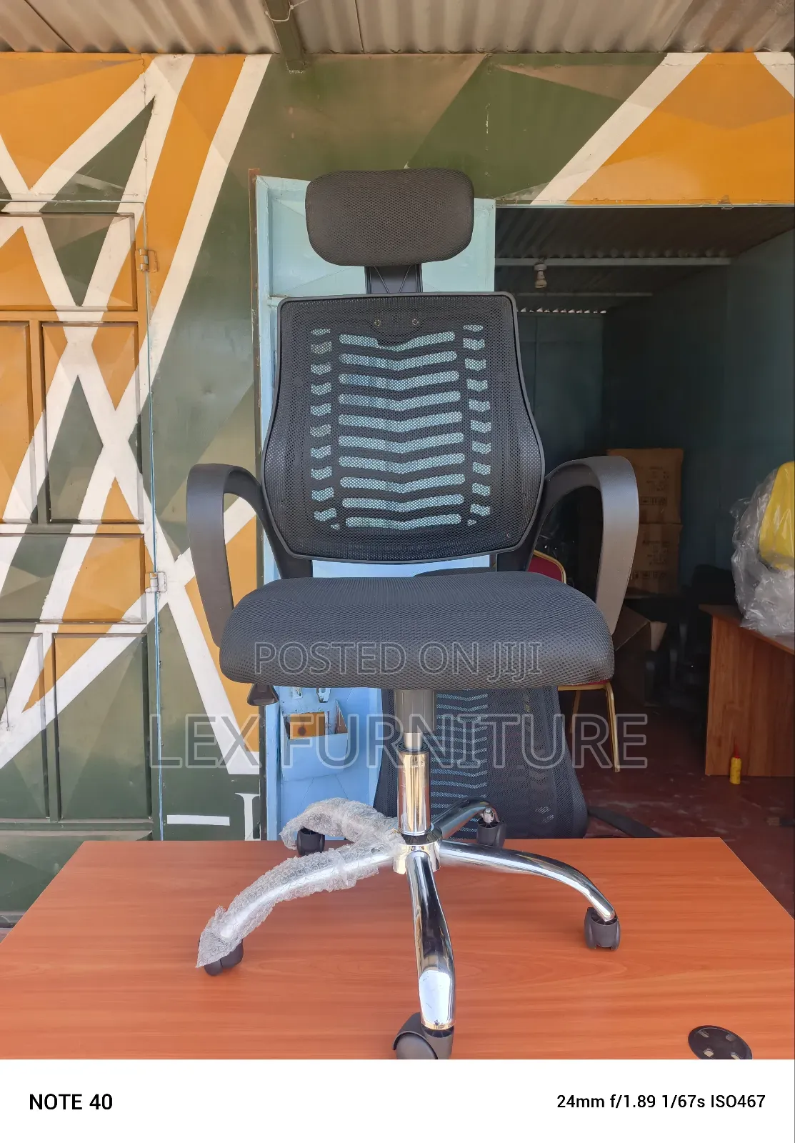 Black Headrest Office Chair