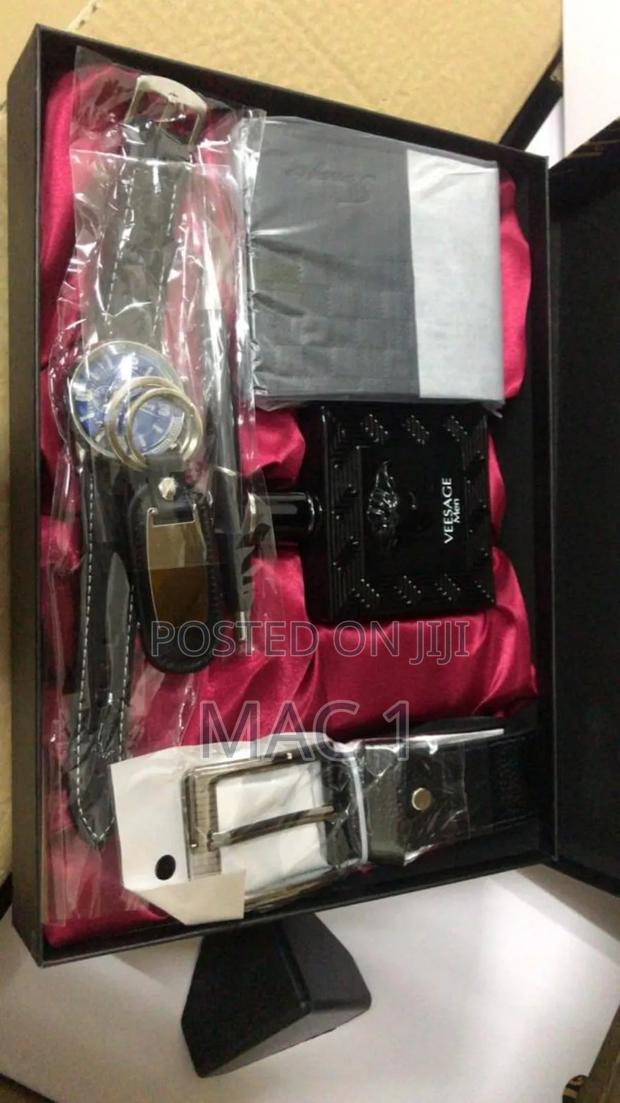 Valentine Mens Gift Set With Perfume - main view