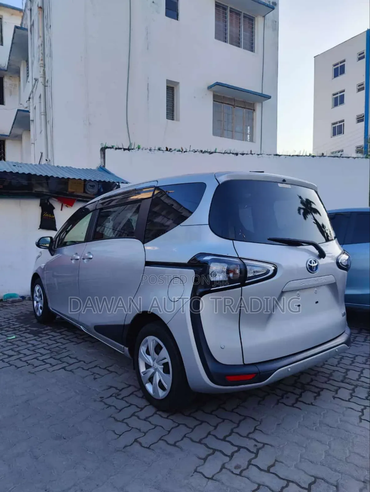 Toyota Sienta 2019 Silver