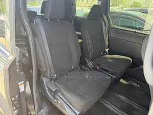 Toyota Esquire 1.8 FWD Hybrid (7 seater) 2018 Black