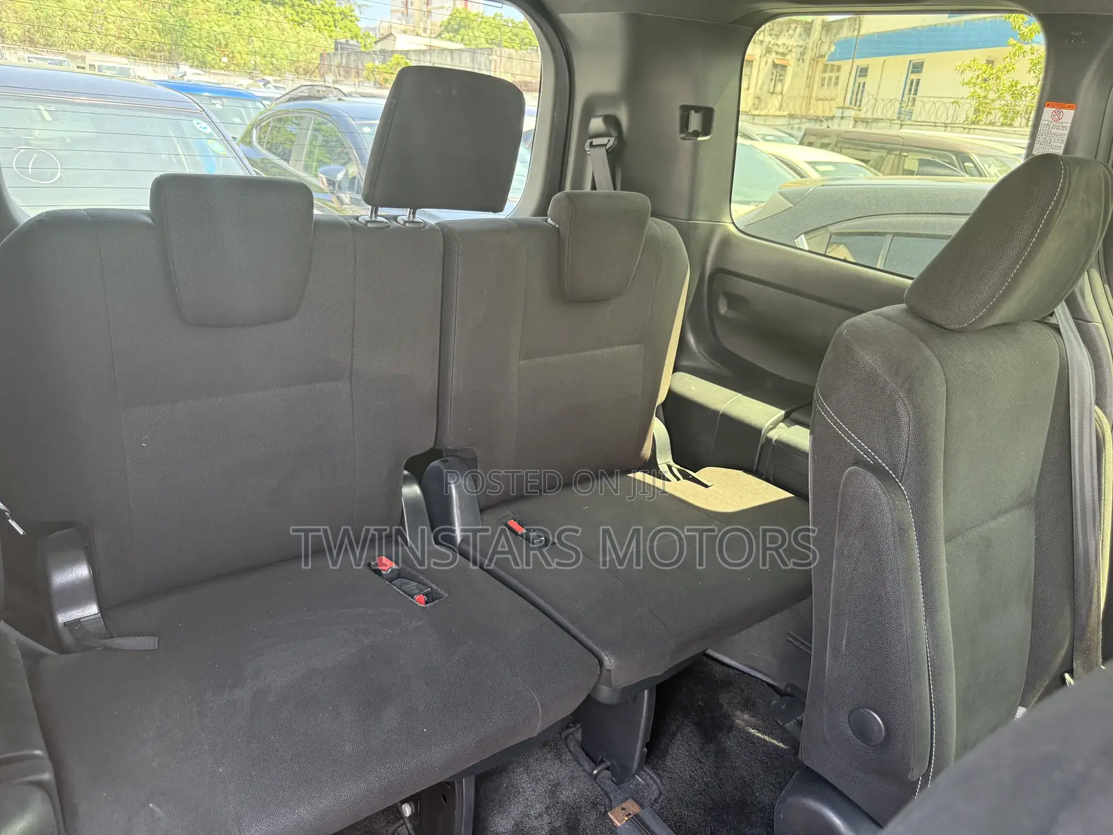 Toyota Esquire 1.8 FWD Hybrid (7 seater) 2018 Black