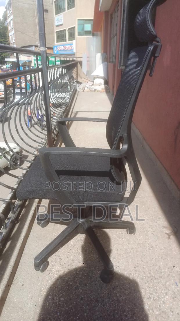 Quality Headrest Office Chair - thumbnail 3