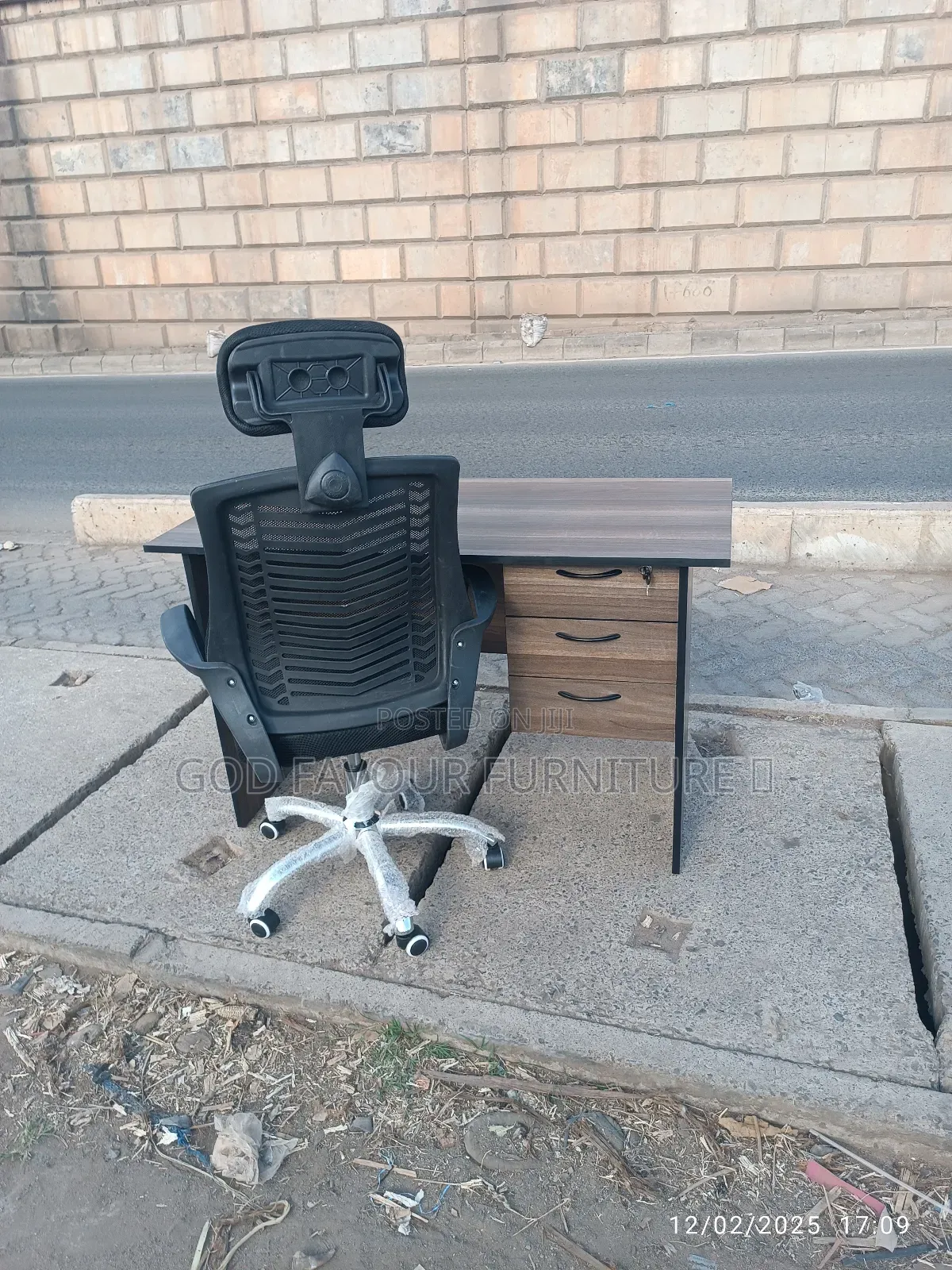 1.2m Office Desk and Office Chairs Headrest