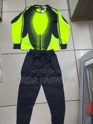 Kids Goalkeeper Uniform Set ( Medium Size To XL) - thumbnail 2