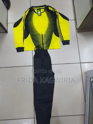 Kids Goalkeeper Uniform Set ( Medium Size To XL)