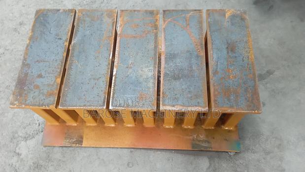 Solid Concrete Block Mould - main view