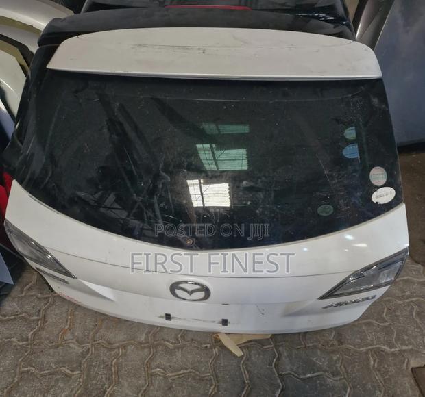 Mazda Artenza Boot