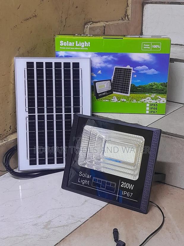 Solar Flood Light 200W + Remote 18hrs - main view