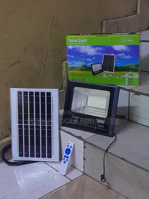 Security Solar Flood Light 200 Watts And Remote 18 Hrs
