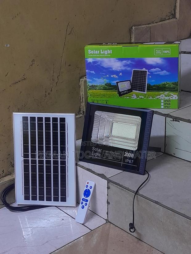 Security Solar Flood Light 200 Watts And Remote 18 Hrs