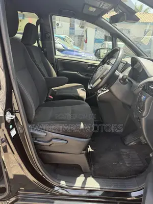 Toyota Esquire 1.8 FWD Hybrid (7 seater) 2018 Black
