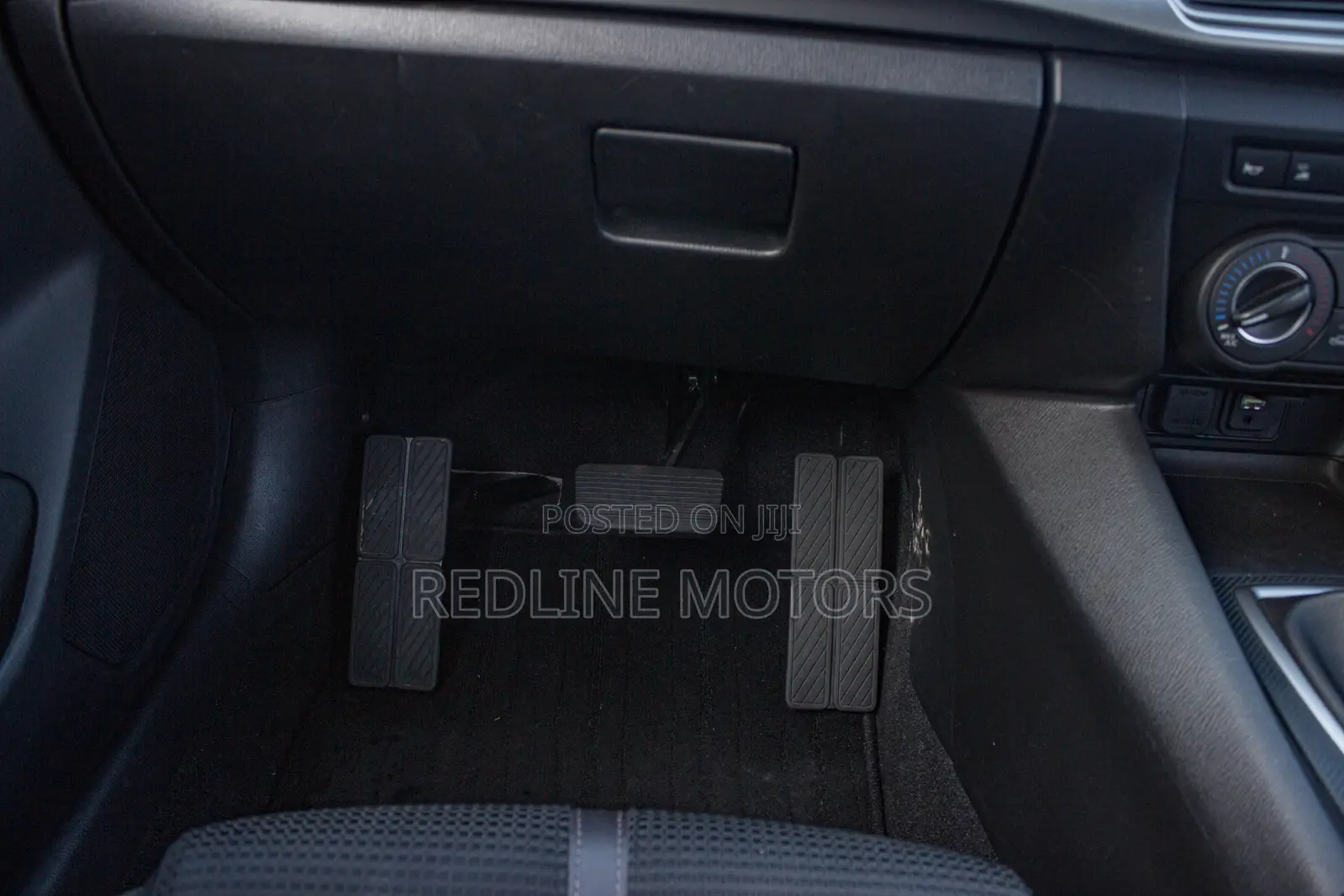 Mazda Axela 2017 Off white
