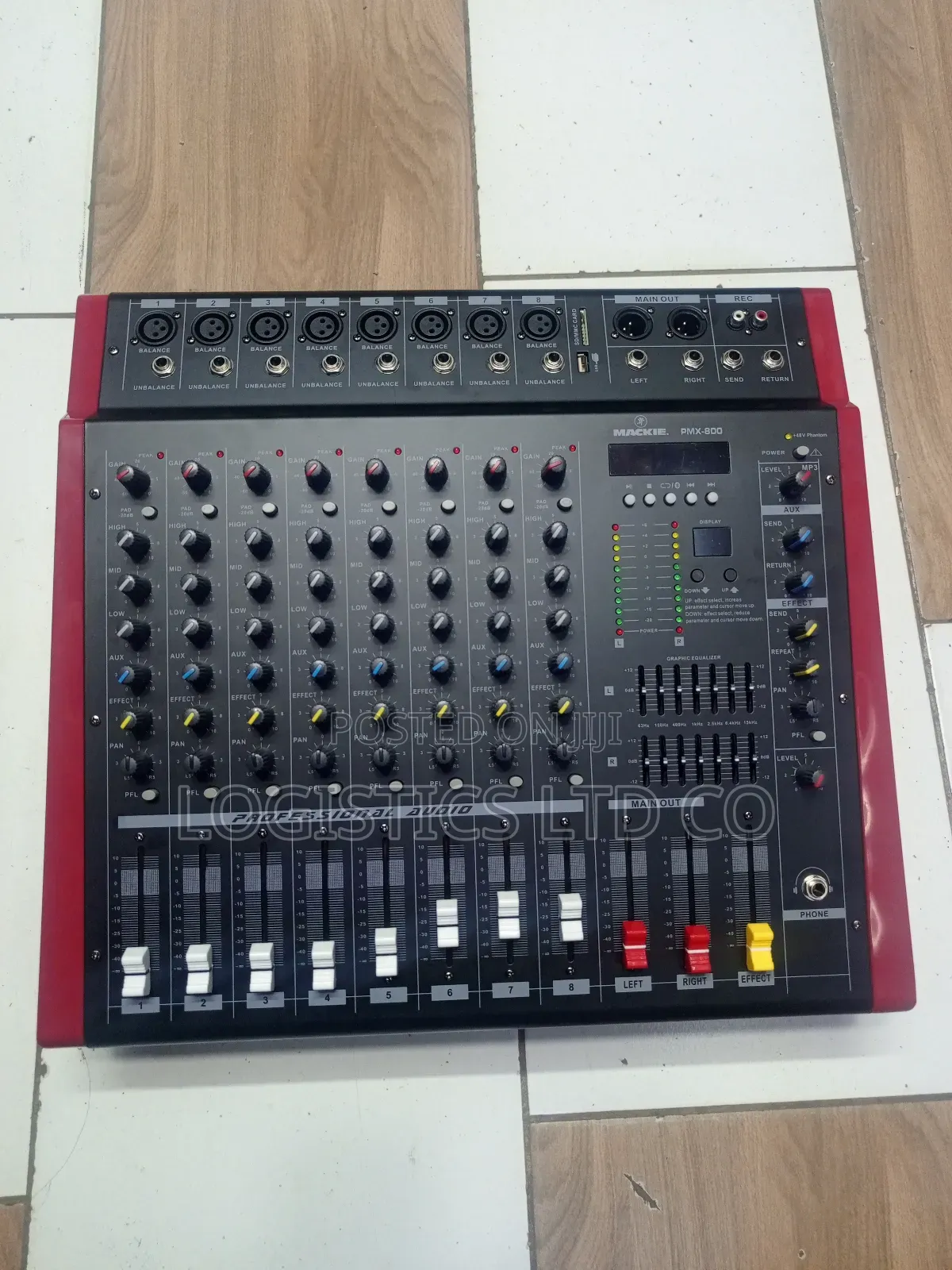 Mackie 8 Channel Powered Mixer 2000w