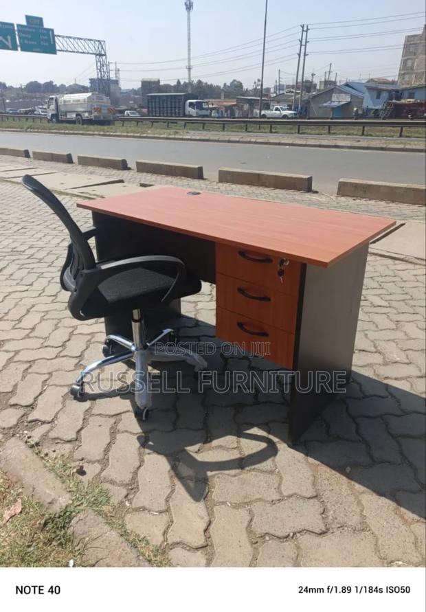 Unique Set Office Table and Chair - main view