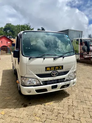 Toyota Dyna 2017 White