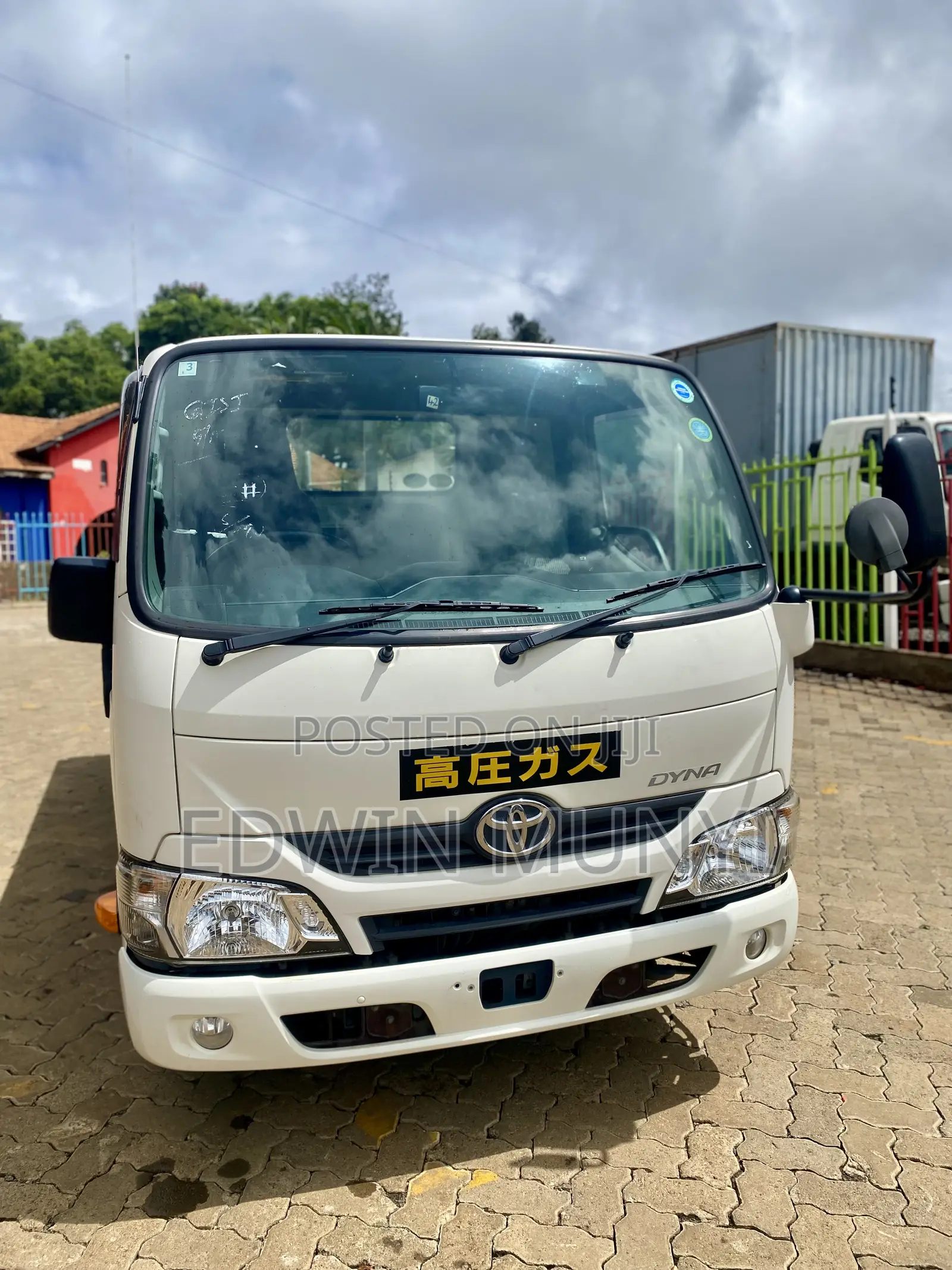 Toyota Dyna 2017 White