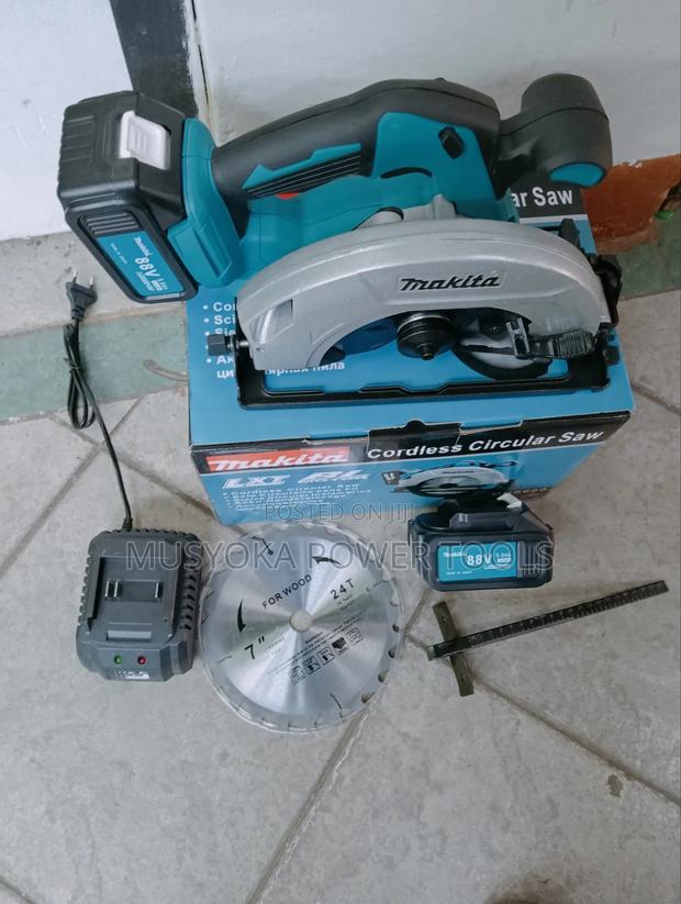 Makita Cordless Circular Saw 7" - main view