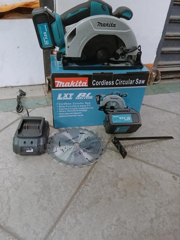 Makita Cordless Circular Saw 7" - thumbnail 2