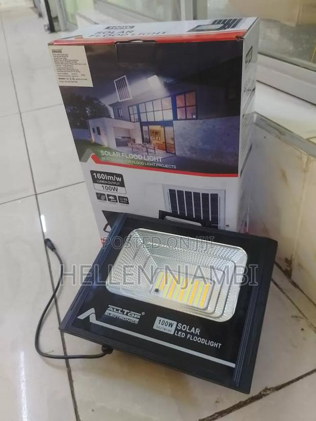 Solar Light 160l/W Dusk to Dawn SOLAR FLOODLIGHT - main view