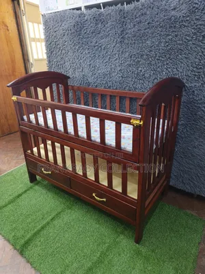 Mahogany Baby Cot / Baby Cot