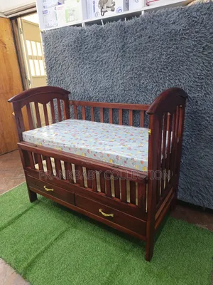 Mahogany Baby Cot / Baby Cot